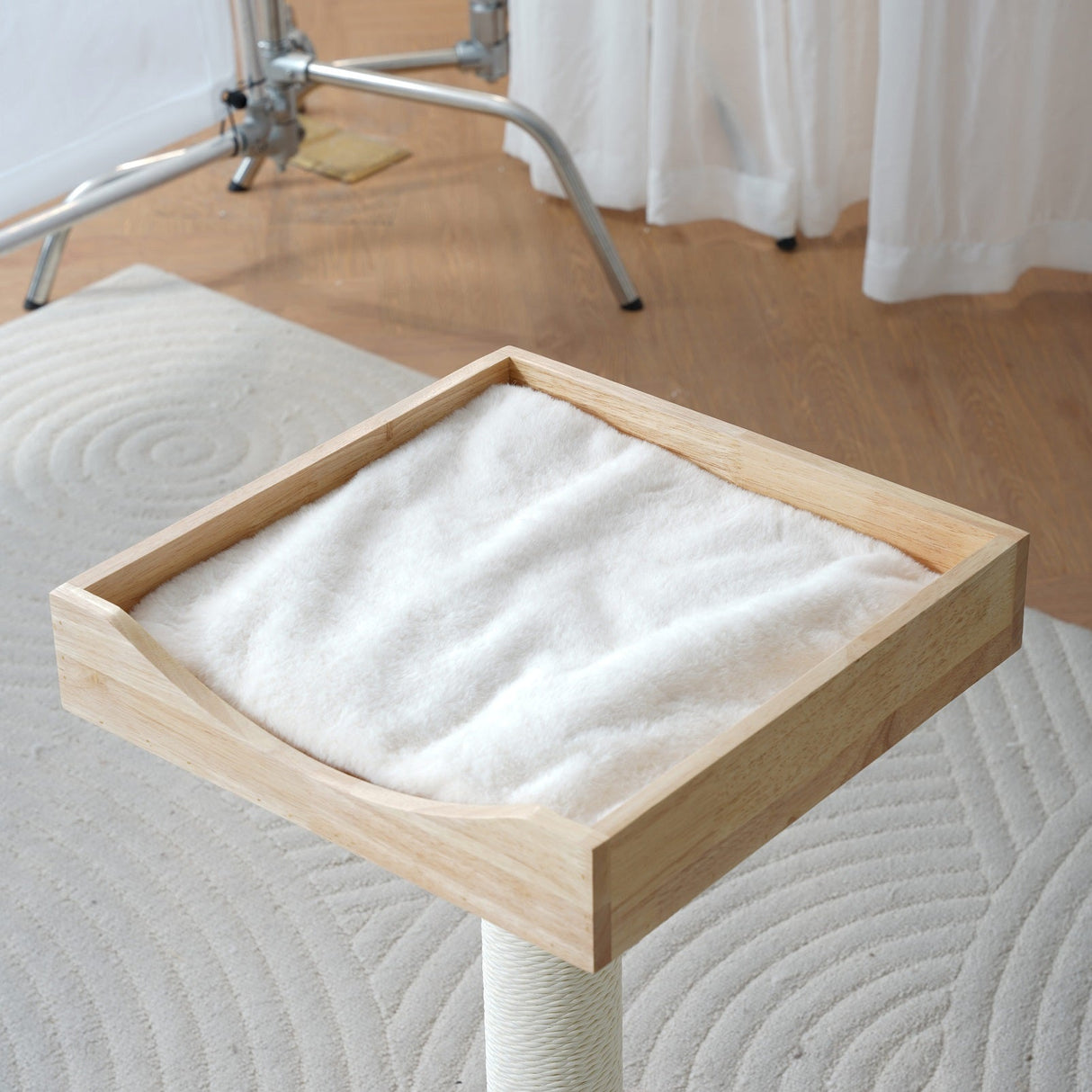 Houten kattenklimrek - krabpaal met hangmat en kattenmand SpirePets